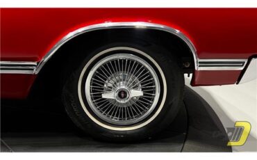 Oldsmobile-Cutlass-Coupe-1965-Red-Black-132080-36