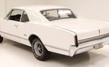 Oldsmobile-Cutlass-Coupe-1966-3