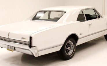 Oldsmobile-Cutlass-Coupe-1966-5