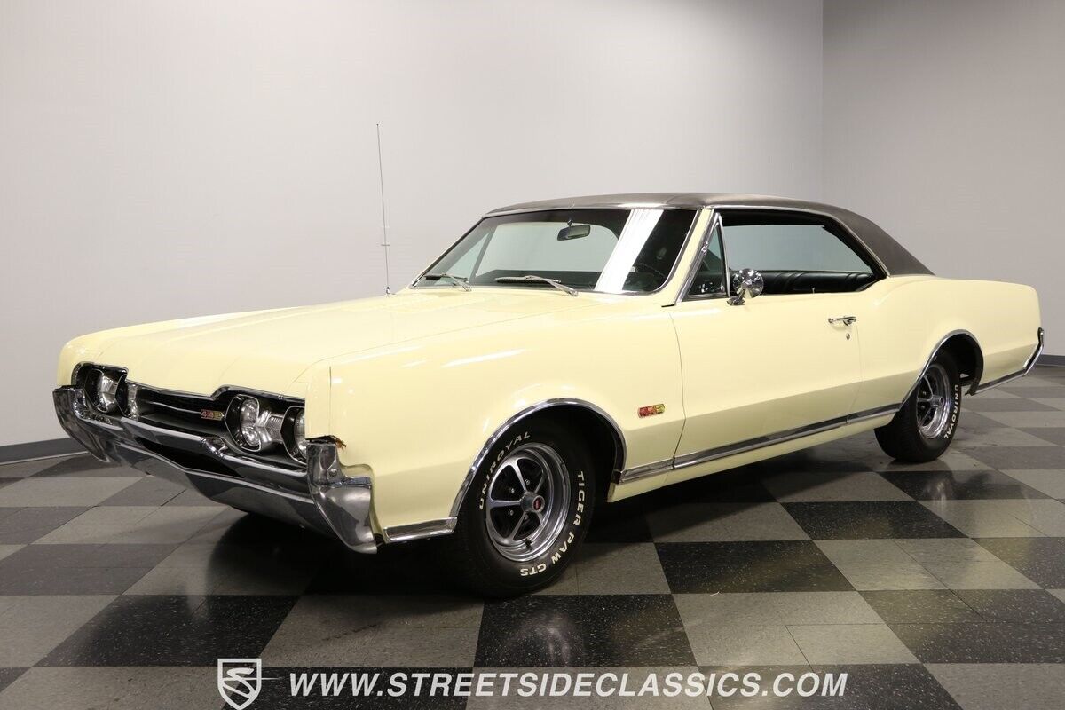 Oldsmobile-Cutlass-Coupe-1967-5