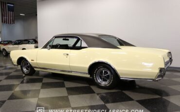 Oldsmobile-Cutlass-Coupe-1967-8