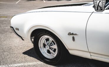 Oldsmobile-Cutlass-Coupe-1969-White-Black-19750-11