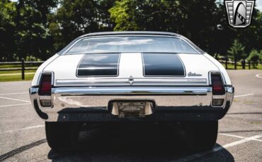 Oldsmobile-Cutlass-Coupe-1969-White-Black-19750-5