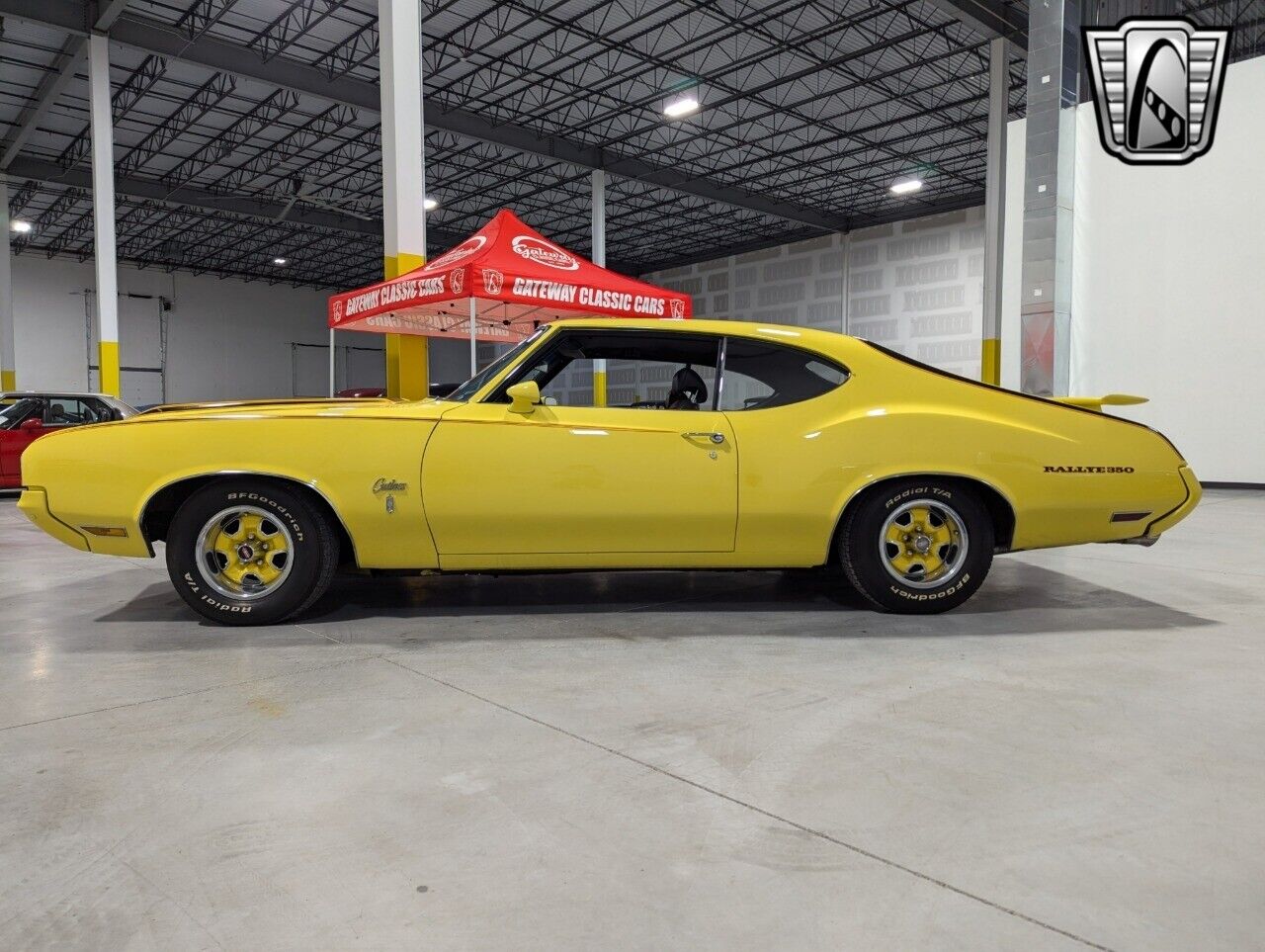 Oldsmobile-Cutlass-Coupe-1970-Yellow-Black-126325-3