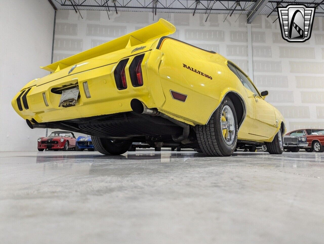 Oldsmobile-Cutlass-Coupe-1970-Yellow-Black-126325-6