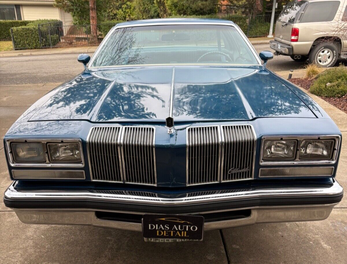 Oldsmobile-Cutlass-Coupe-1976-Blue-Blue-140890-4