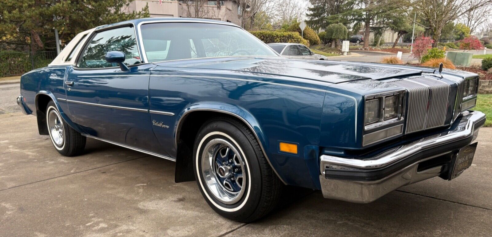 Oldsmobile Cutlass Coupe 1976