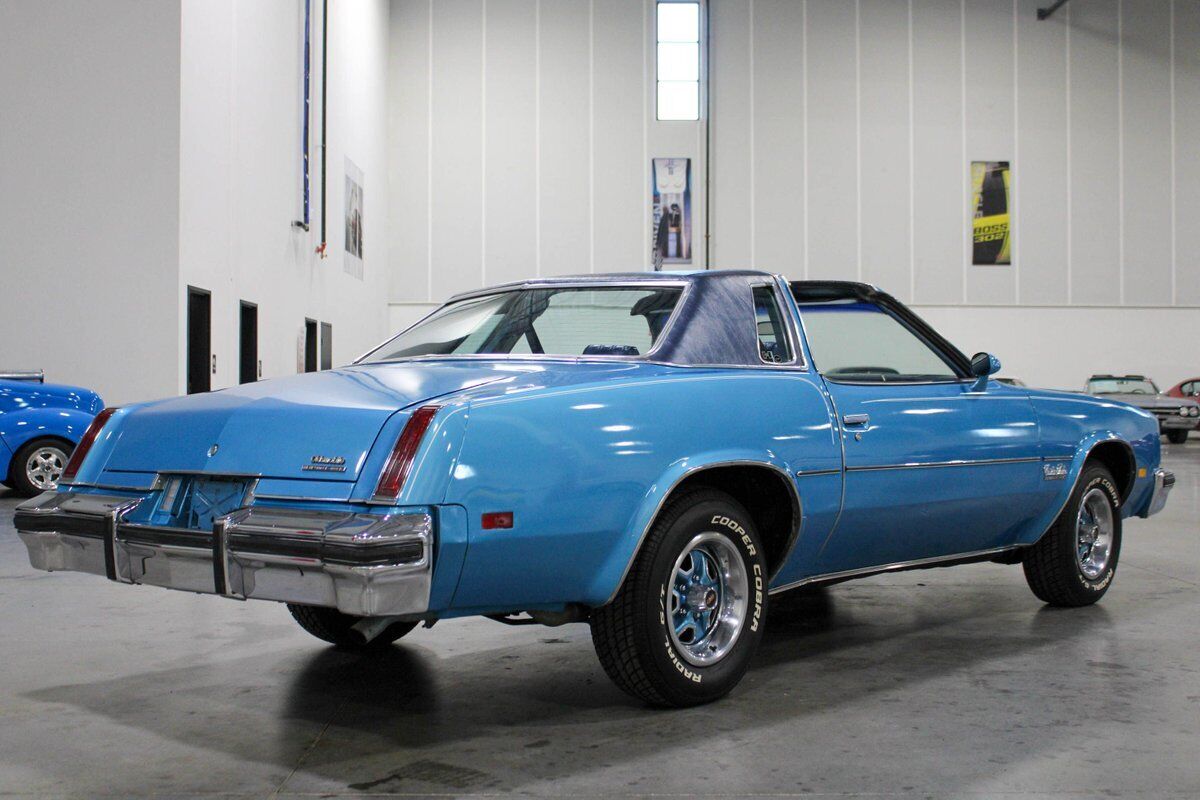 Oldsmobile-Cutlass-Coupe-1977-4