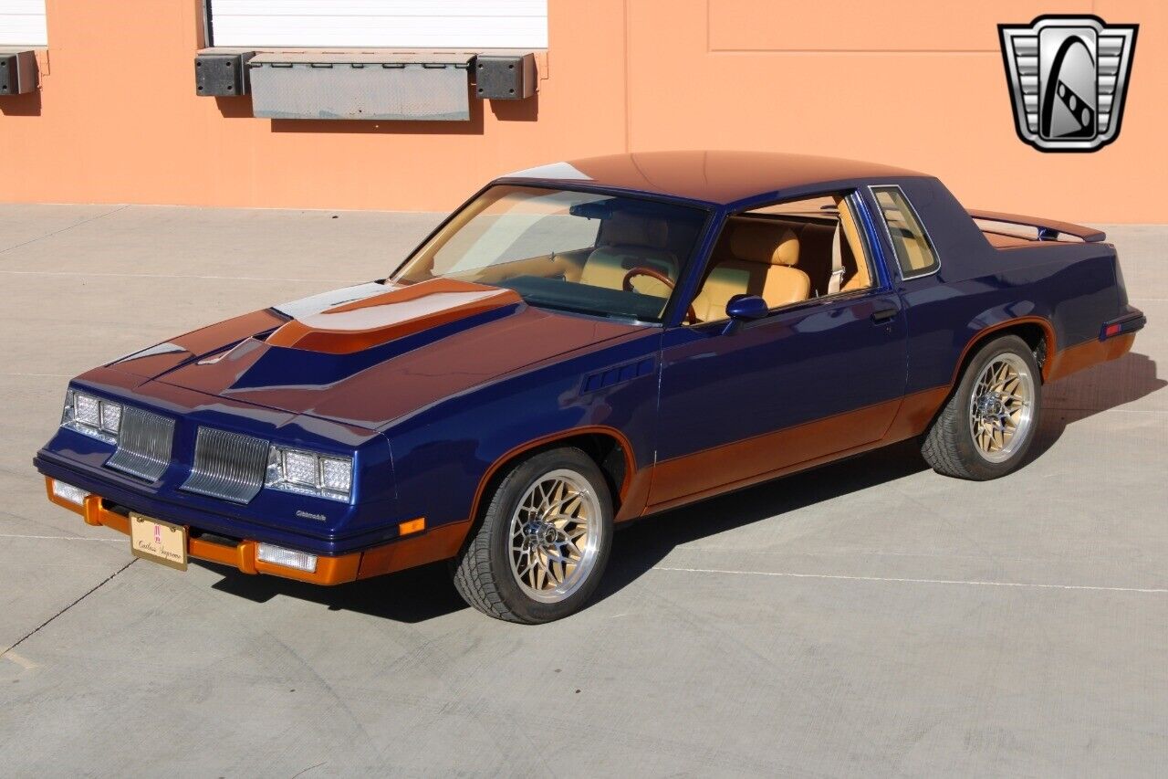 Oldsmobile-Cutlass-Coupe-1981-10