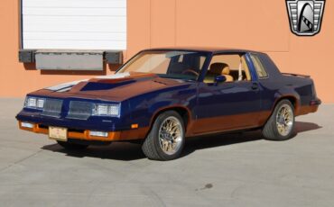 Oldsmobile-Cutlass-Coupe-1981-2