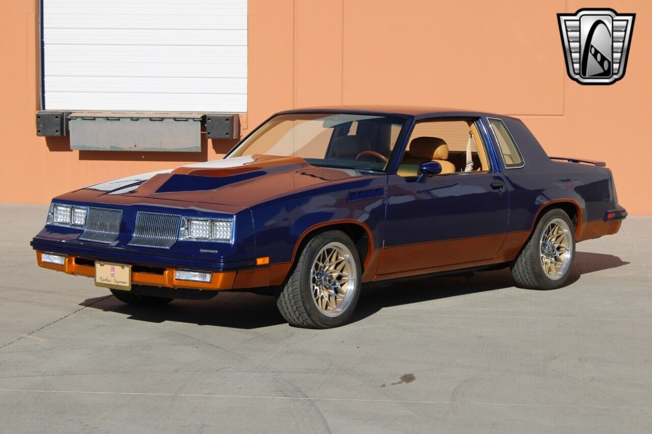 Oldsmobile-Cutlass-Coupe-1981-2