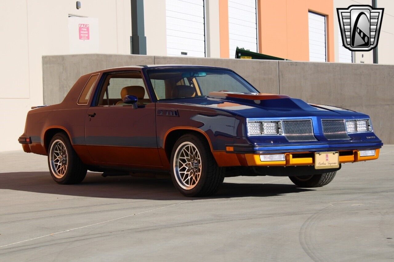 Oldsmobile-Cutlass-Coupe-1981-8