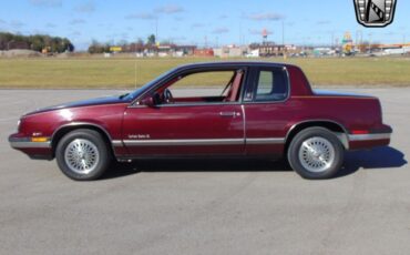 Oldsmobile-Cutlass-Coupe-1988-4