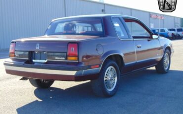 Oldsmobile-Cutlass-Coupe-1988-7