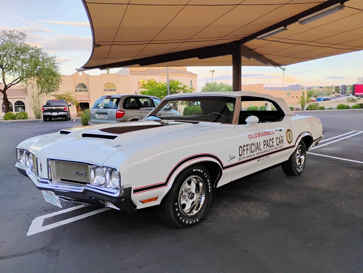 Oldsmobile-Cutlass-supreme-1970-white-80467-1