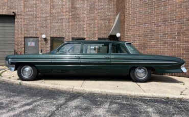 Oldsmobile-Dynamic-88-Limousine-1961-2