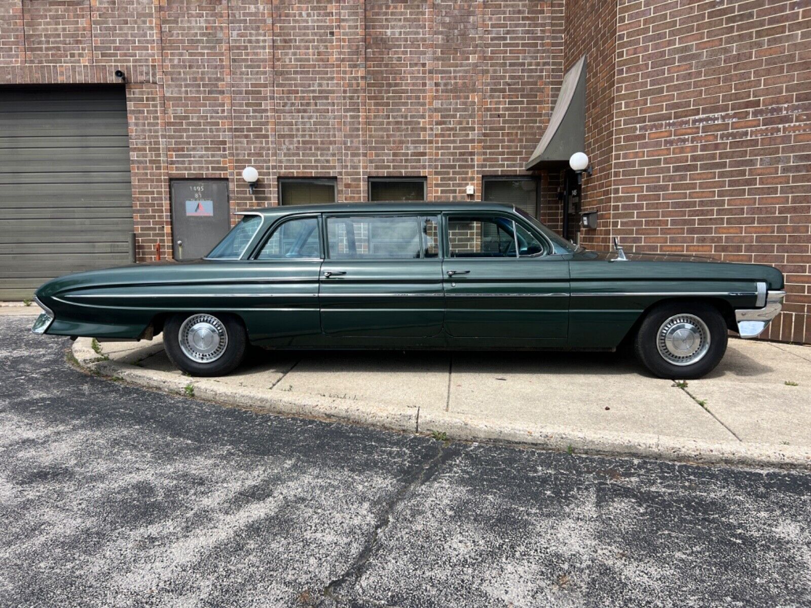 Oldsmobile-Dynamic-88-Limousine-1961-7