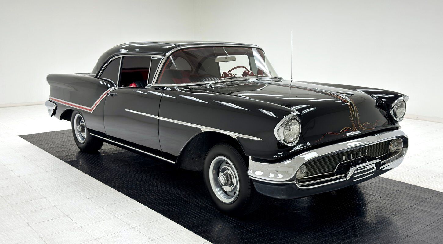 Oldsmobile-Eighty-Eight-1957-Black-Red-76894-6