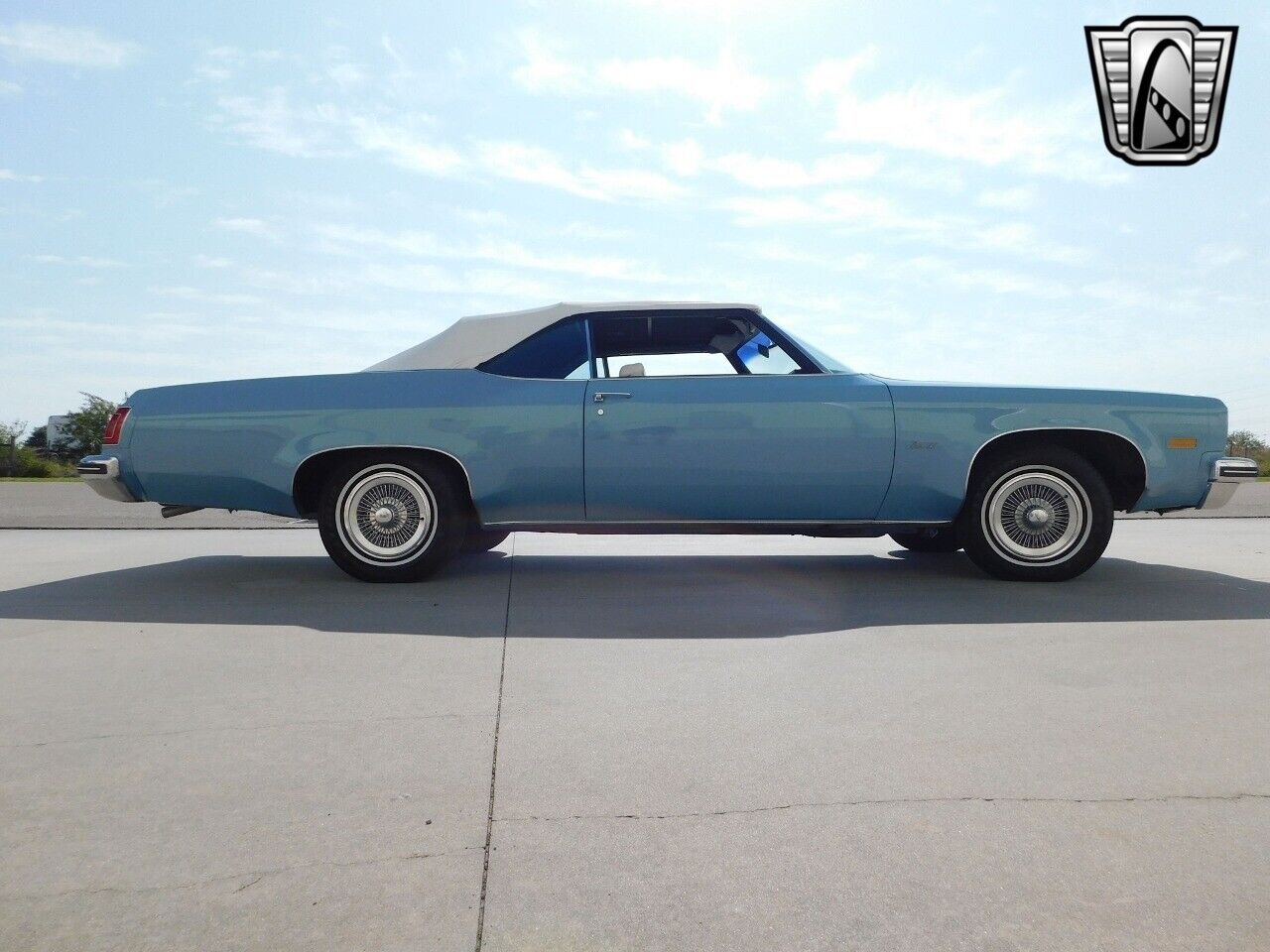 Oldsmobile-Eighty-Eight-1975-Blue-Parchment-151130-7