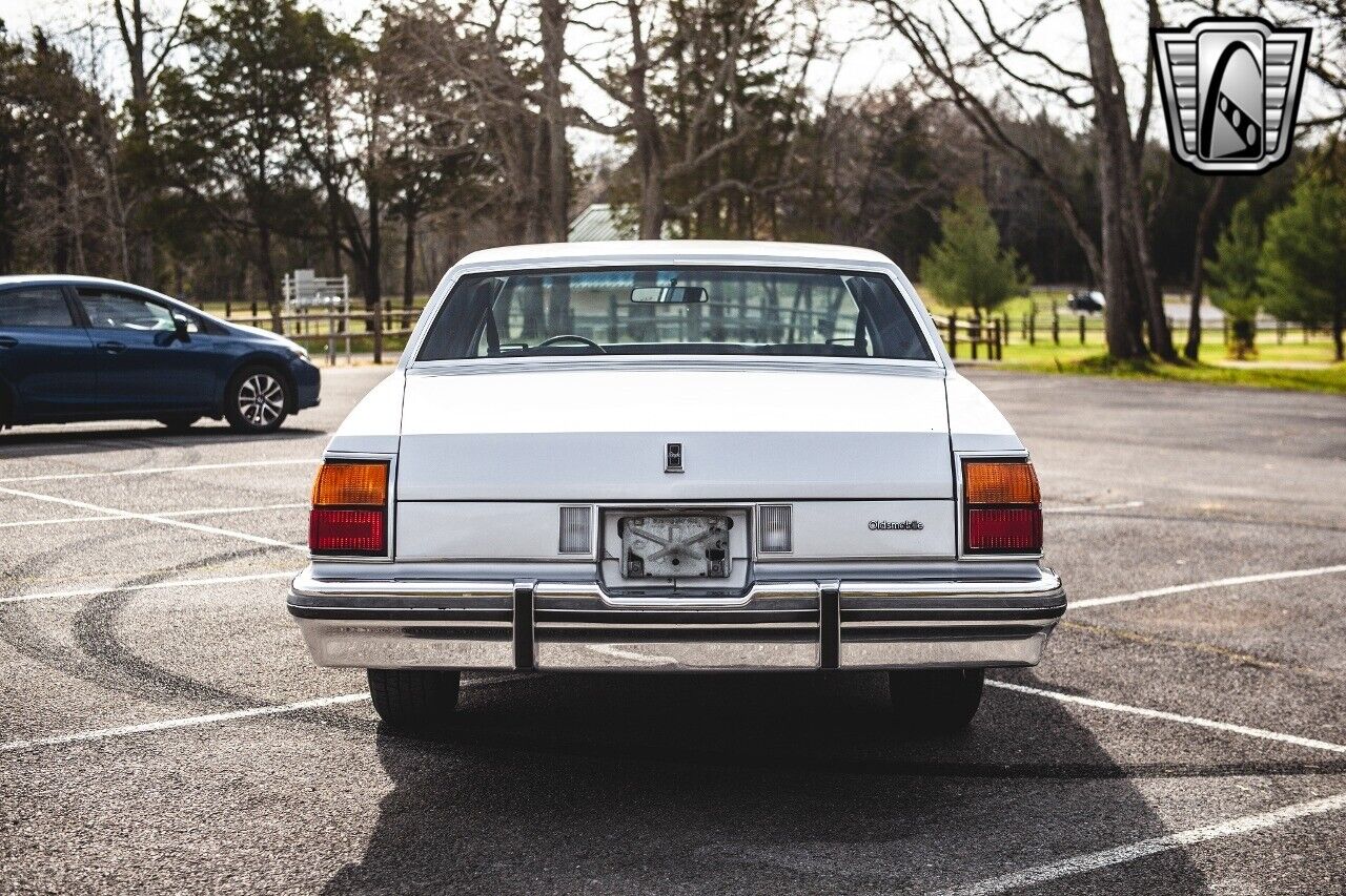 Oldsmobile-Eighty-Eight-1984-Gray-Blue-77060-5