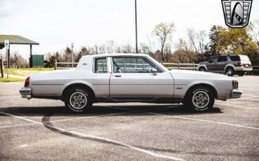 Oldsmobile-Eighty-Eight-1984-Gray-Blue-77060-7