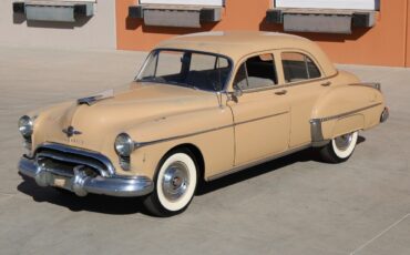 Oldsmobile-Eighty-Eight-Berline-1950-Brown-Gray-14265-7