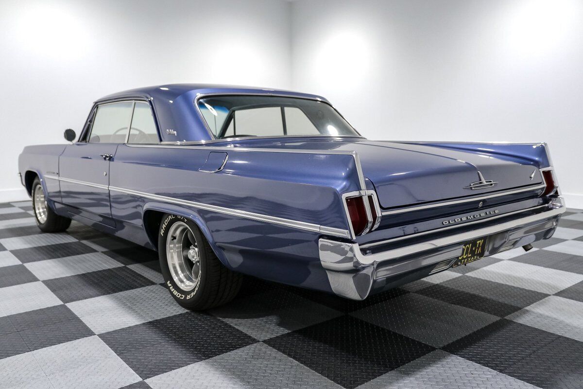 Oldsmobile-Eighty-Eight-Coupe-1963-Blue-Blue-95235-4