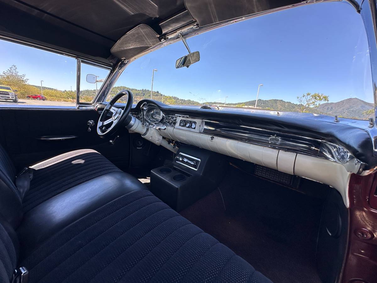 Oldsmobile-Golden-rocket-88-convertible-1957-11