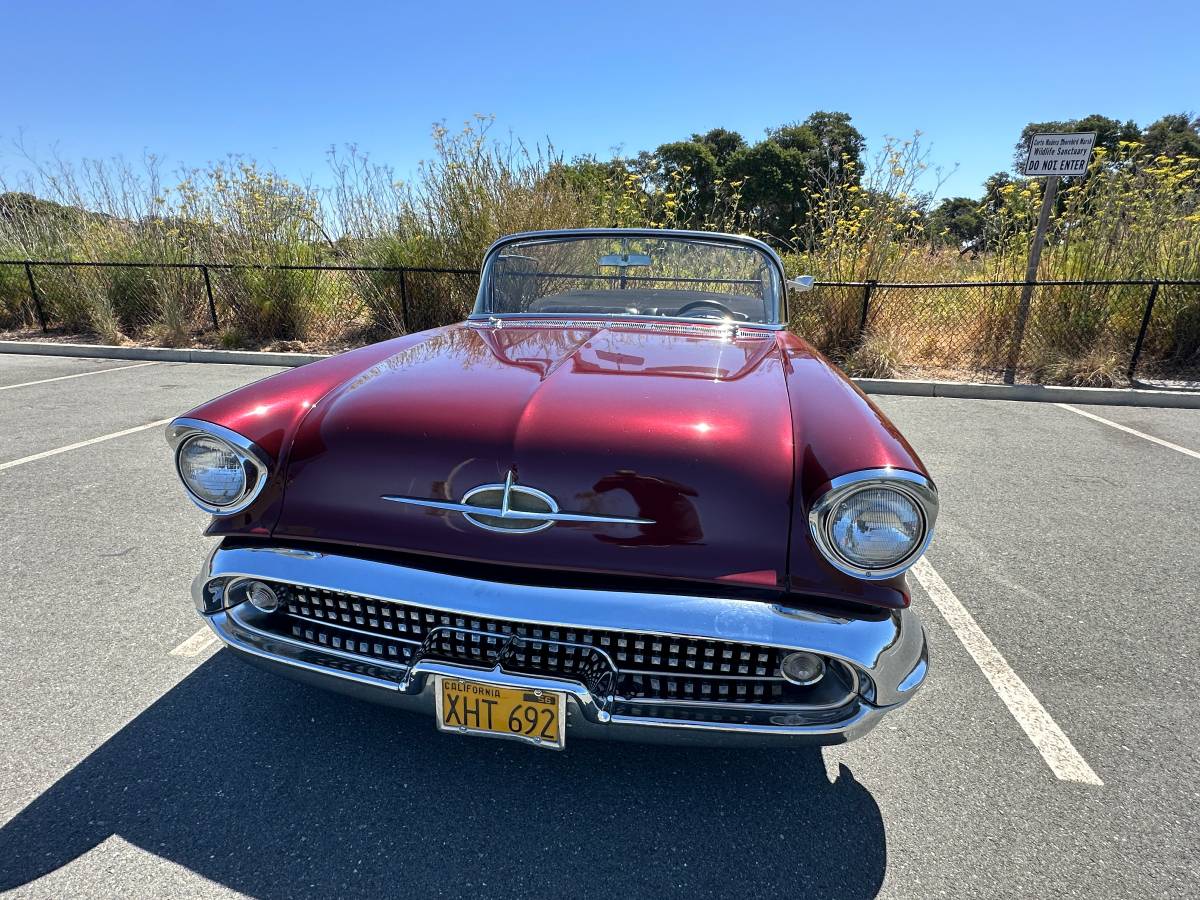 Oldsmobile-Golden-rocket-88-convertible-1957-2