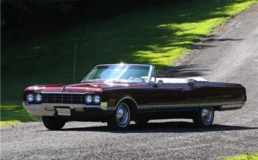 Oldsmobile-Ninety-Eight-Cabriolet-1965-1