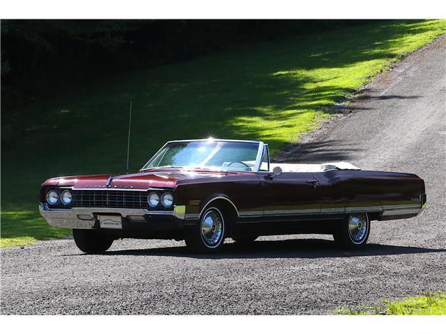 Oldsmobile-Ninety-Eight-Cabriolet-1965-1