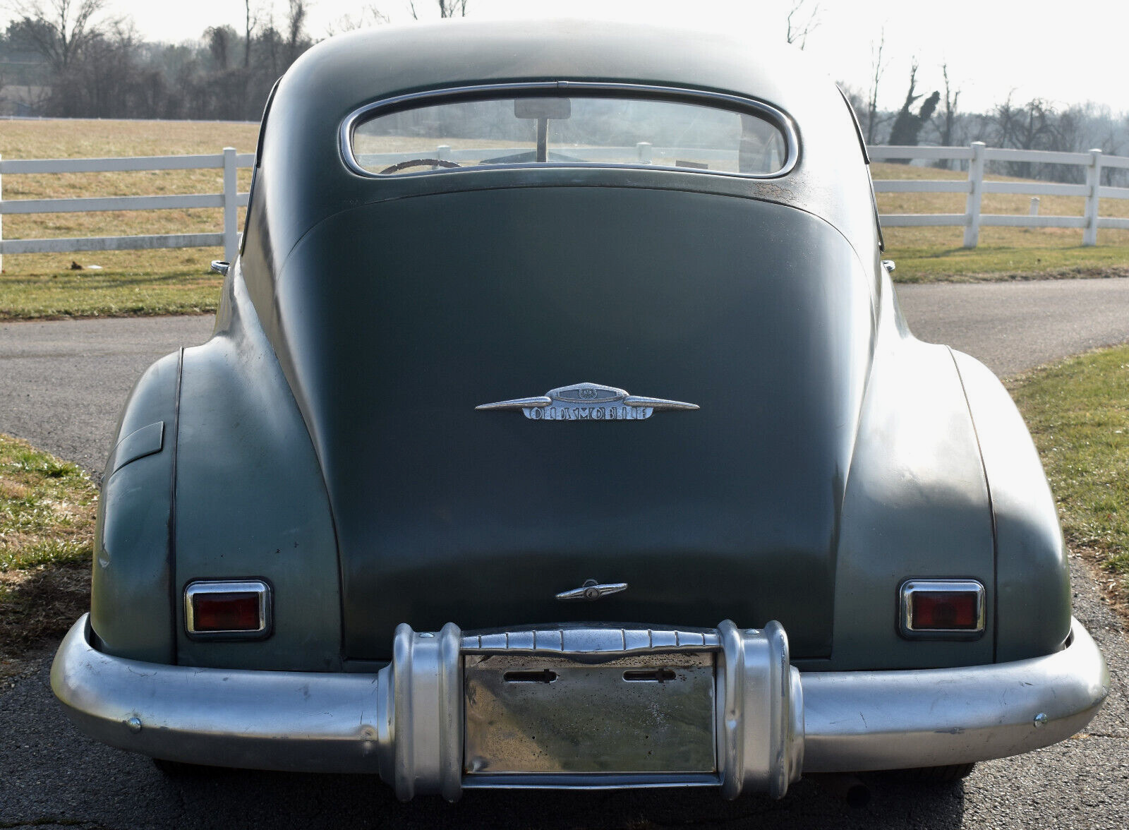 Oldsmobile-Other-Berline-1946-4