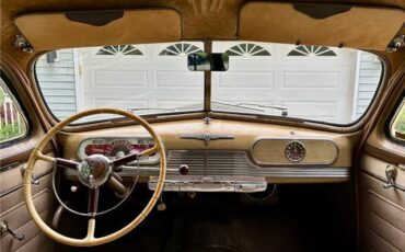 Oldsmobile-Series-76-1941-Black-Tan-57563-11