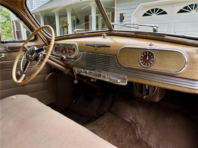 Oldsmobile-Series-76-1941-Black-Tan-57563-16