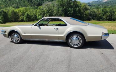 Oldsmobile-Toronado-Awesome-Survivor-1968-10