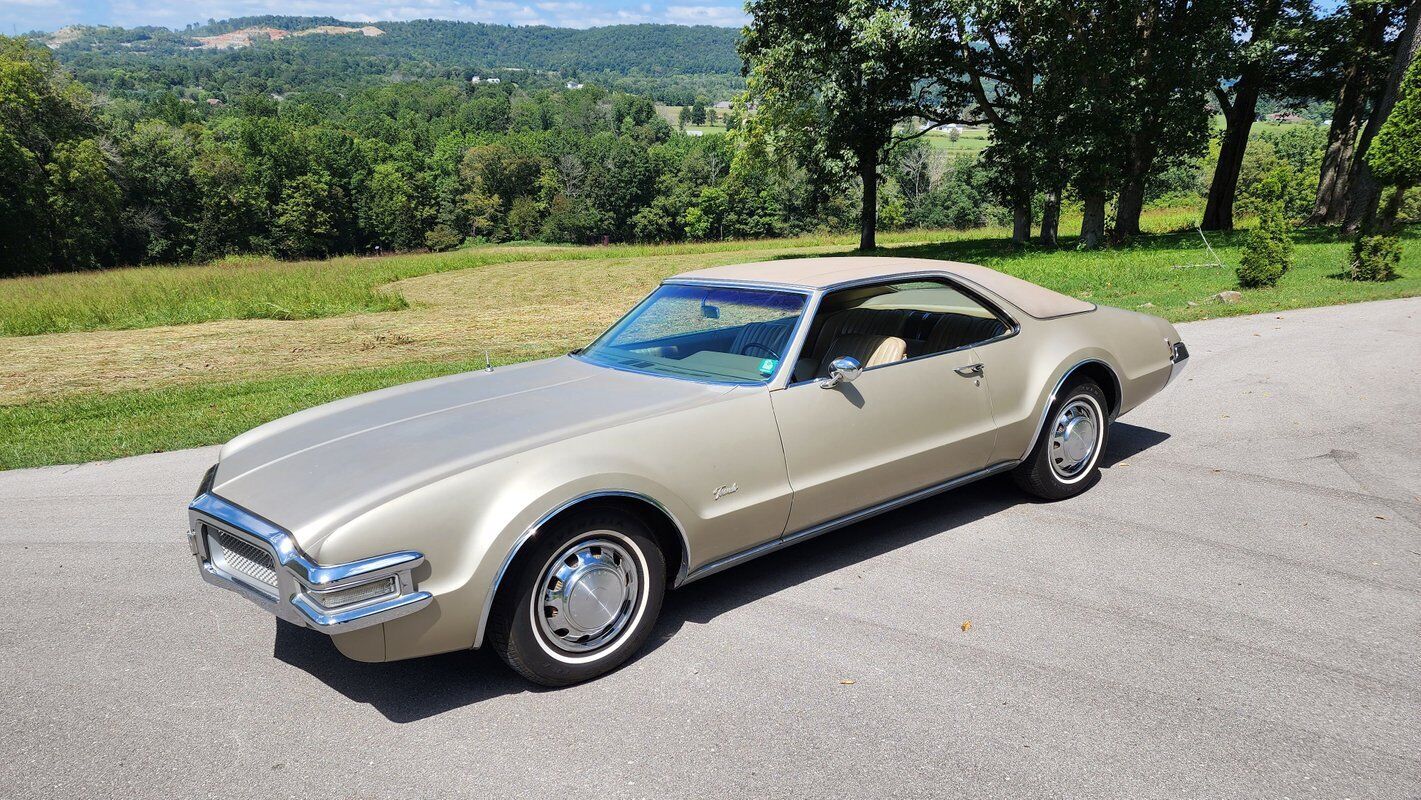 Oldsmobile-Toronado-Awesome-Survivor-1968-12