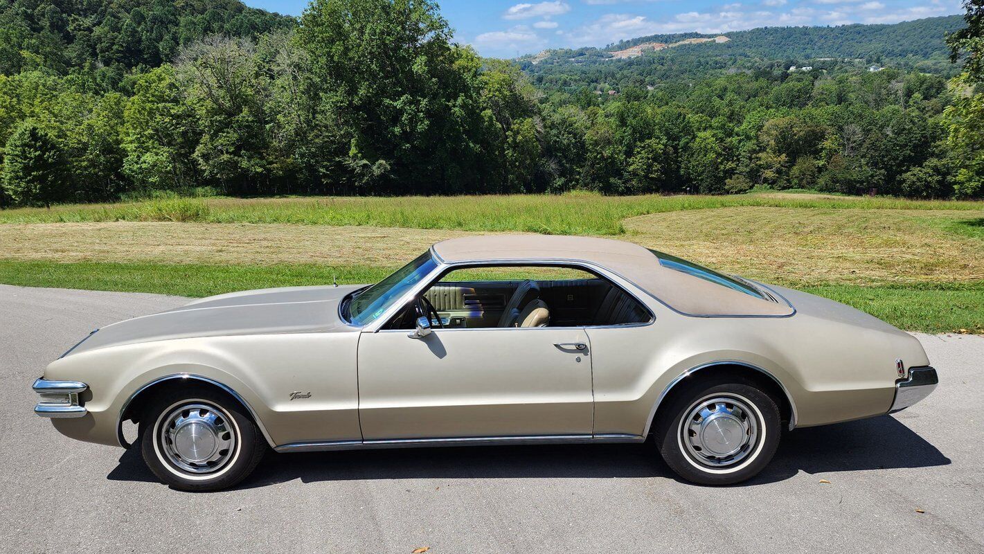 Oldsmobile-Toronado-Awesome-Survivor-1968-16