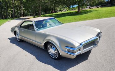 Oldsmobile-Toronado-Awesome-Survivor-1968-17