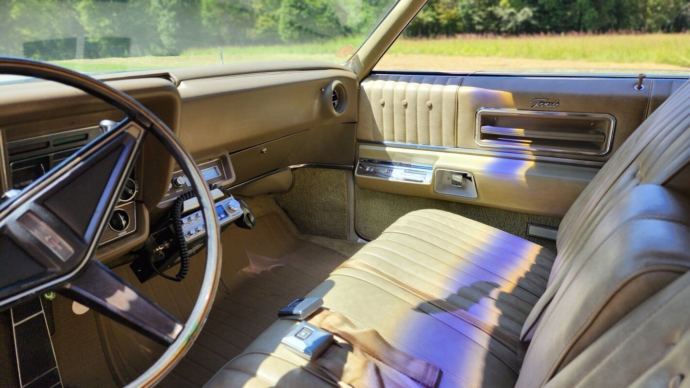 Oldsmobile-Toronado-Awesome-Survivor-1968-39