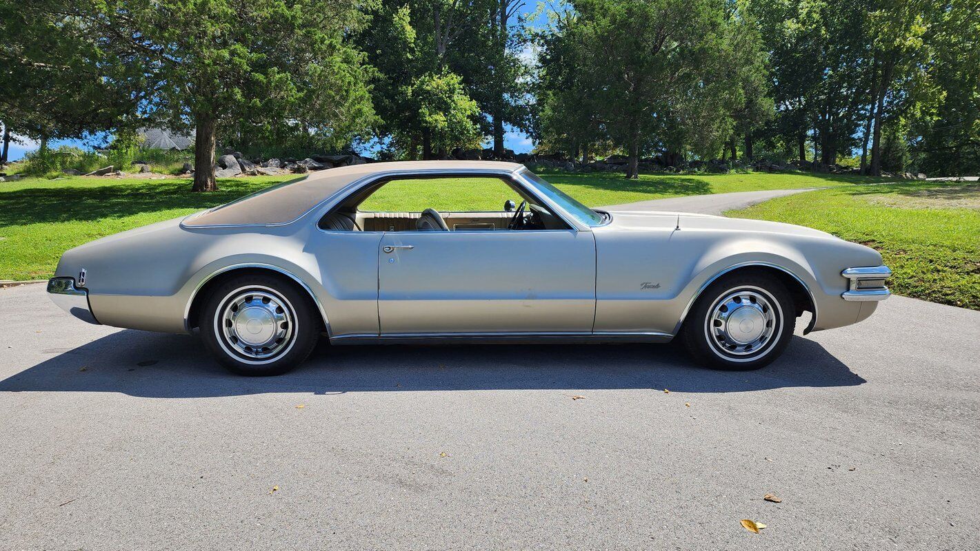 Oldsmobile-Toronado-Awesome-Survivor-1968-8