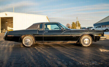 Oldsmobile-Toronado-Coupe-1978-8