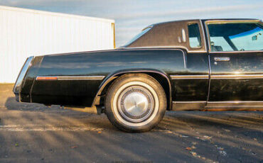 Oldsmobile-Toronado-Coupe-1978-9