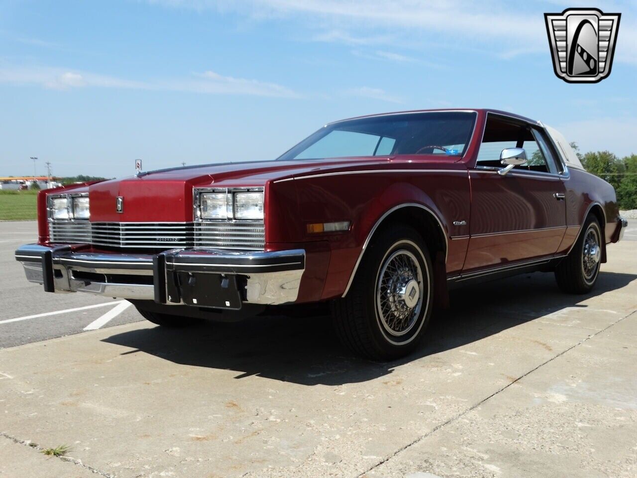 Oldsmobile-Toronado-Coupe-1983-3