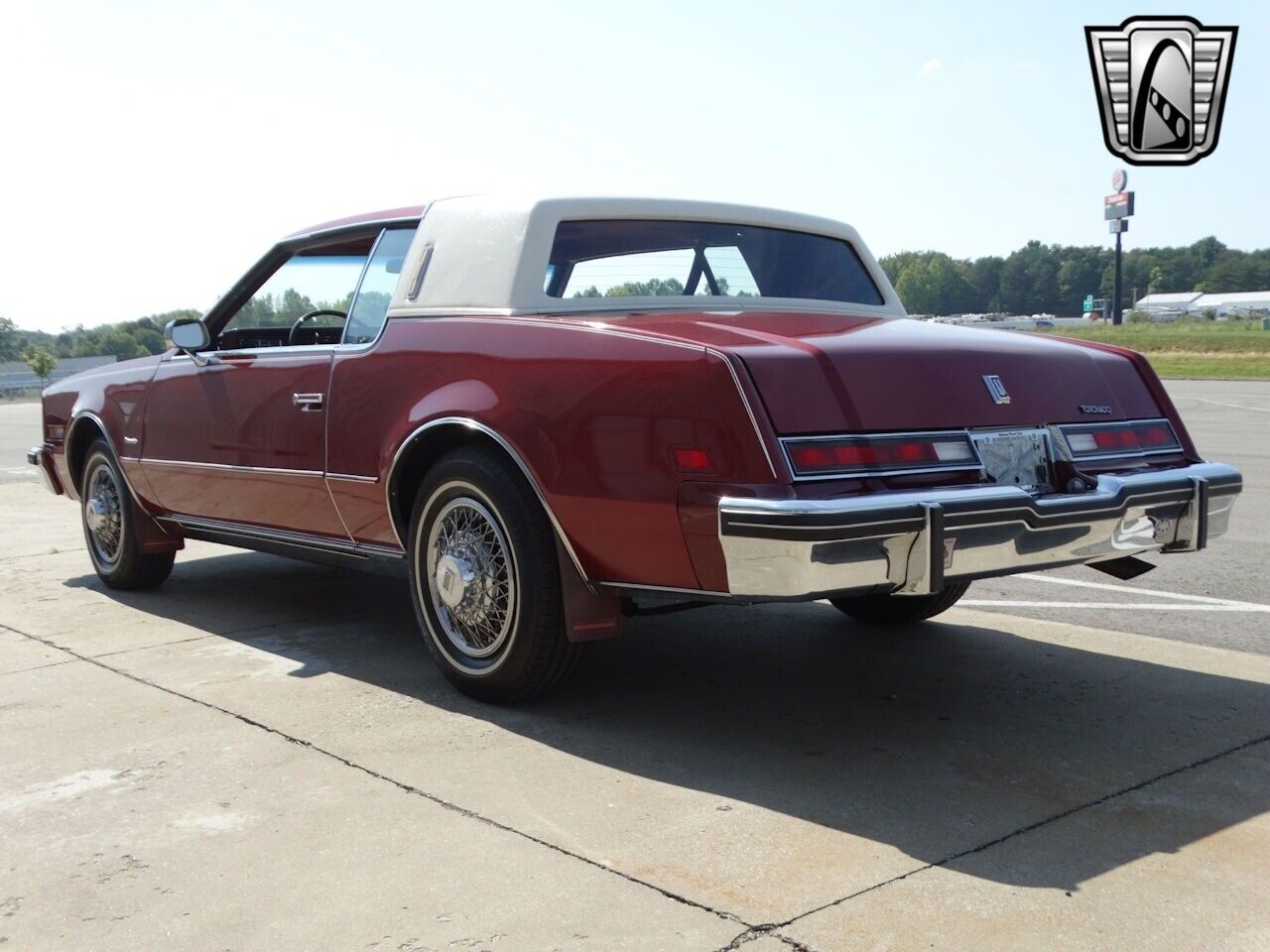 Oldsmobile-Toronado-Coupe-1983-5