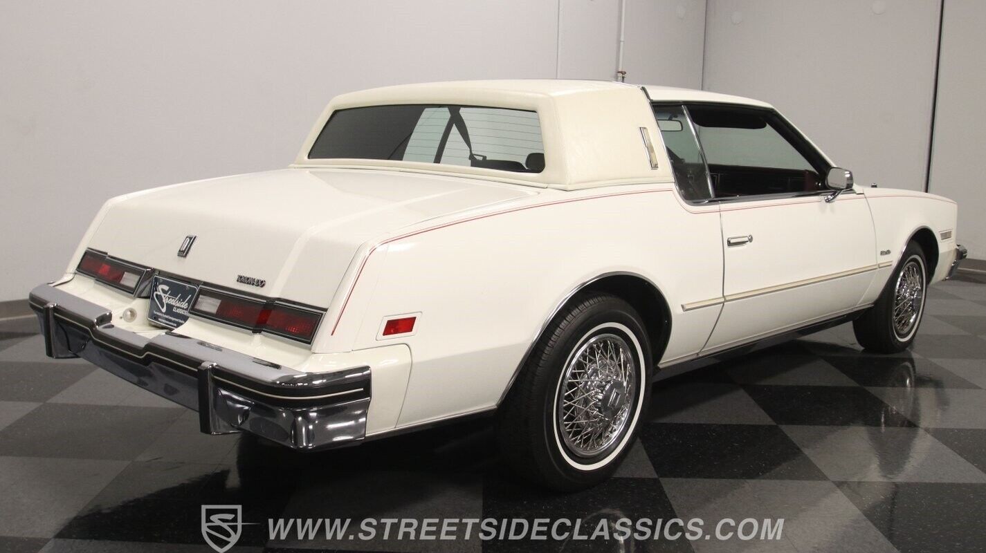 Oldsmobile-Toronado-Coupe-1985-10