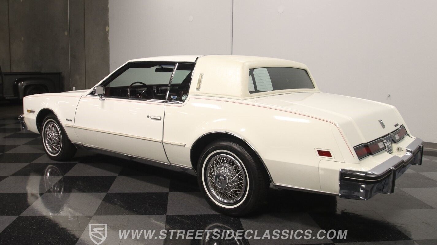 Oldsmobile-Toronado-Coupe-1985-6