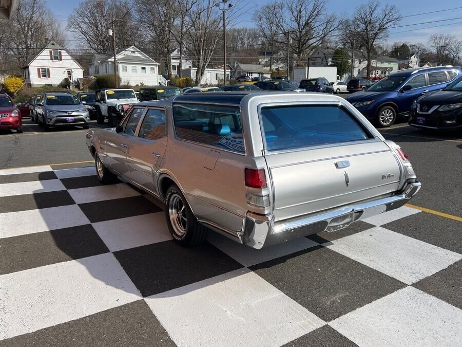 Oldsmobile-Vista-Cruiser-Break-1968-4