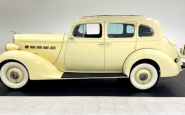 Packard-120-Series-Berline-1936-Packard-Cream-Tan-67092-1