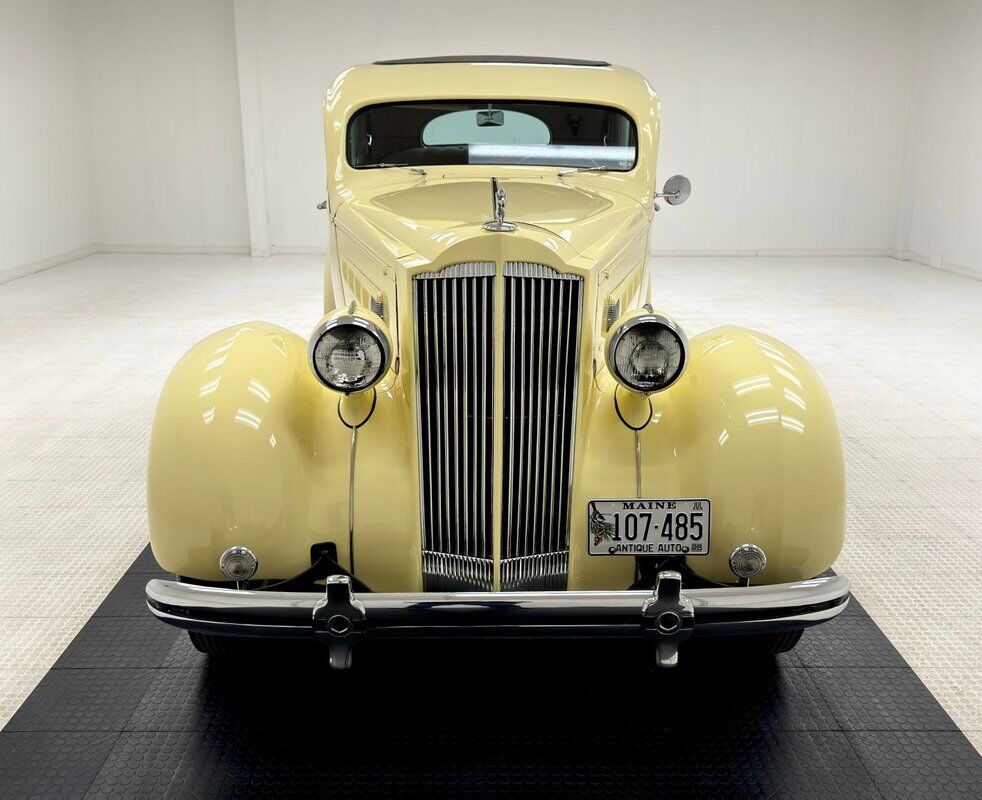 Packard-120-Series-Berline-1936-Packard-Cream-Tan-67092-7