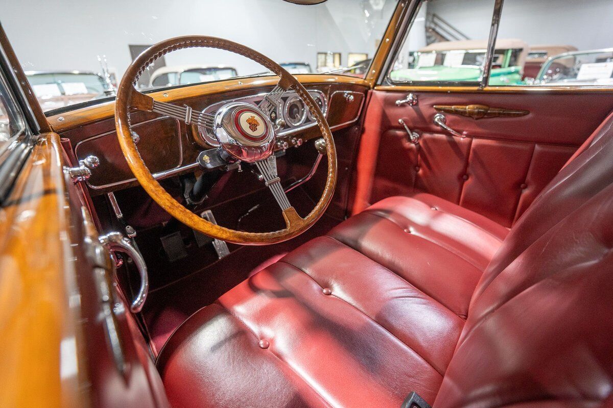 Packard-Super-Eight-Convertible-Sedan-Cabriolet-1937-Black-Red-89093-1